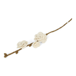 Branche en laine avec roses blanches