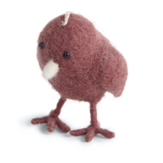 Poussin en laine rose foncé avec son bec blanc