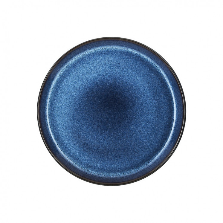 Assiette moyenne GASTRO 21 cm, bleu nuit (avec motifs créés par l'émail réactif) et noire.