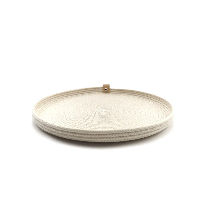 Plateau KOBA en corde de coton recyclé, format petit et bas, coloris uni blanc cassé