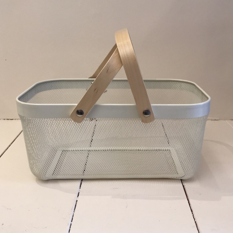 Panier rectangulaire en métal grillagé et double anse en bois