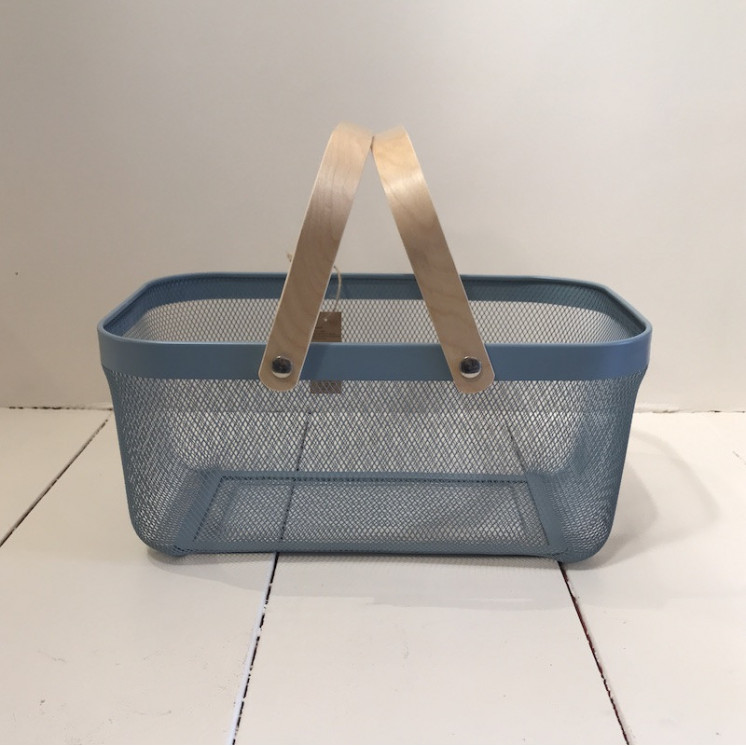 Panier rectangulaire en métal grillagé et double anse en bois
