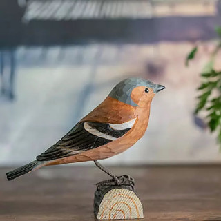 Pinson des arbres en bois sculpté et peint à la main