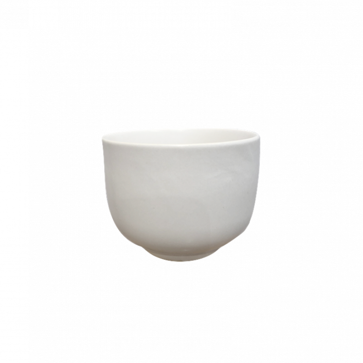 Bol à thé droit en porcelaine émaillée, coloris blanc cassé mat